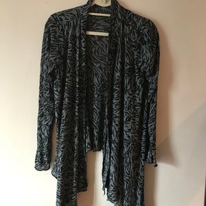 Black and gray animal print fly-away